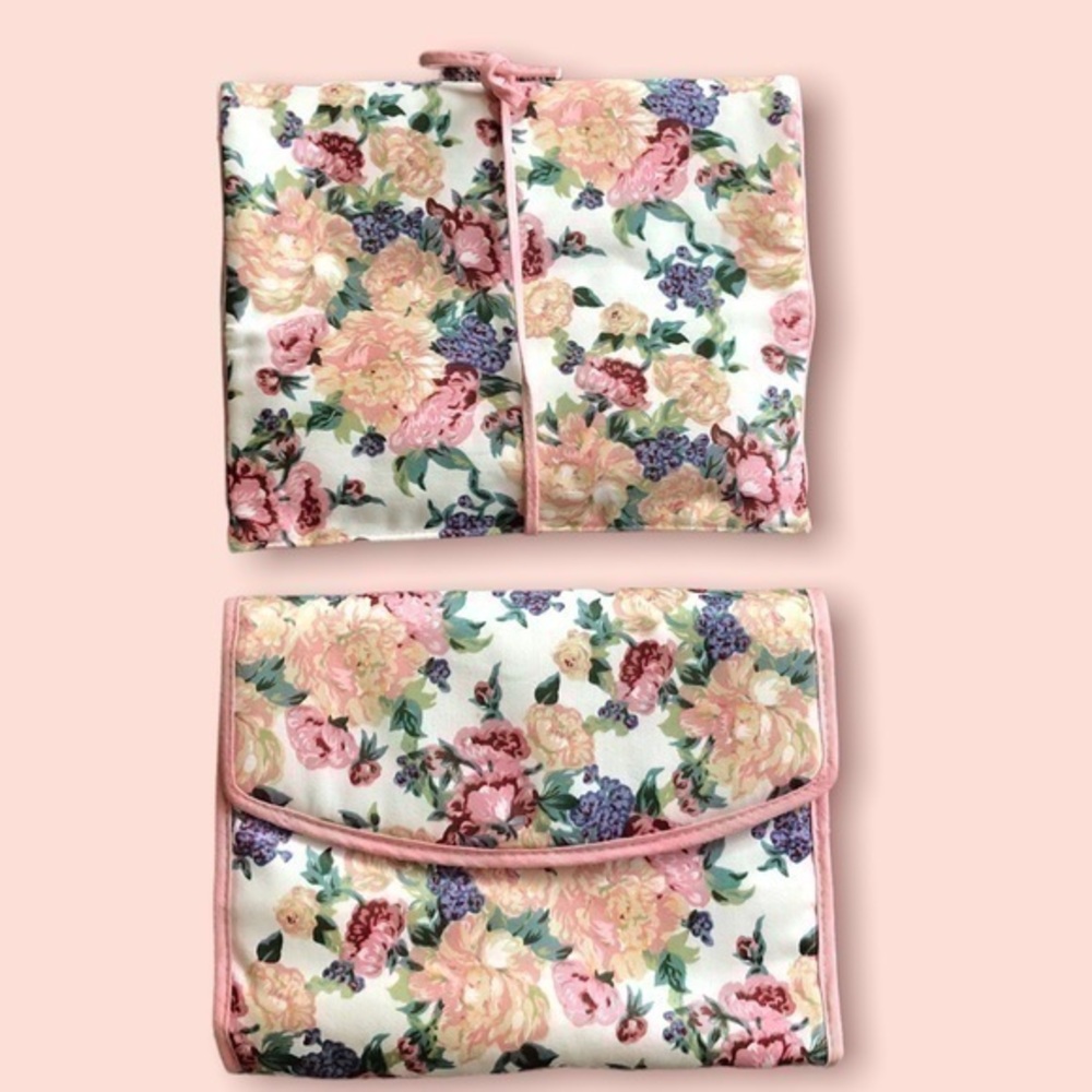 Cosmetic and jewelry travel storage bag set